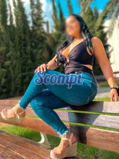 Chica colombiana en busca de amistades en Murcia.